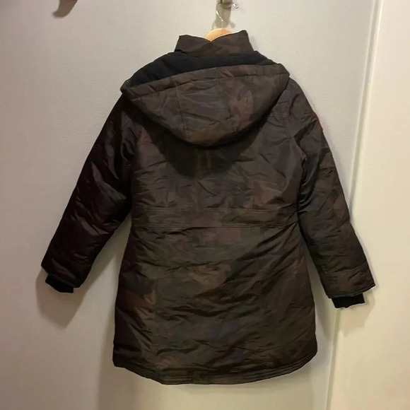 Canada Weathergear woman’s camouflage puffer jacket - Picture 9 of 16